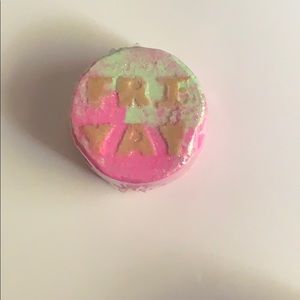 Fragrant Jewels bath bomb